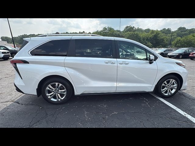 2022 Toyota Sienna Platinum