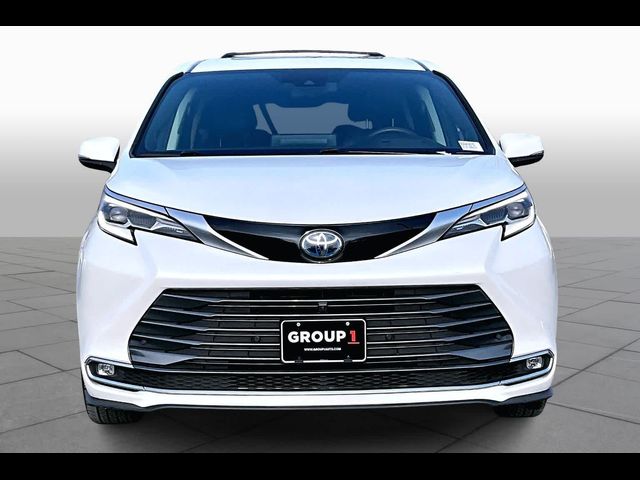 2022 Toyota Sienna Platinum