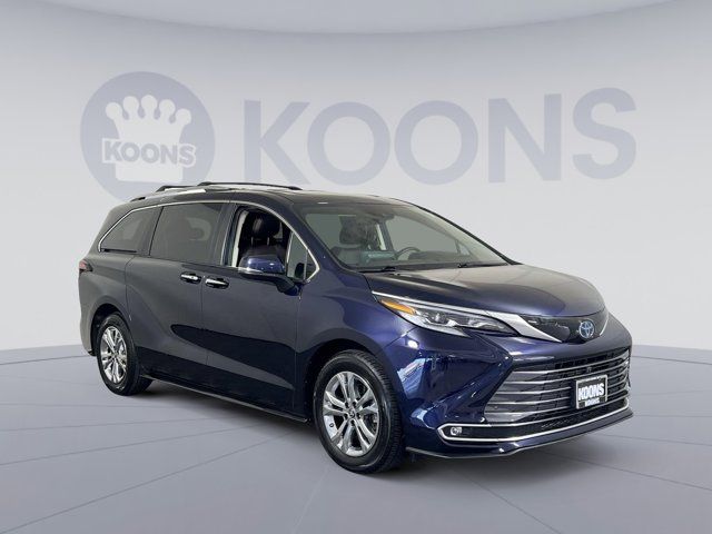 2022 Toyota Sienna Platinum