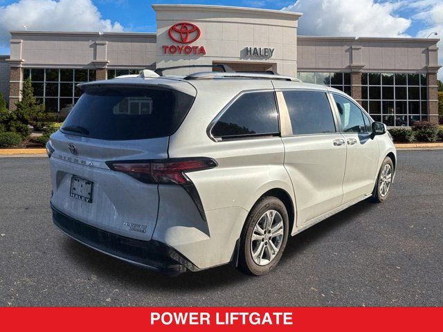 2022 Toyota Sienna Platinum