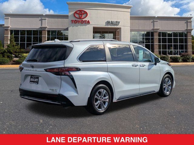 2022 Toyota Sienna Platinum