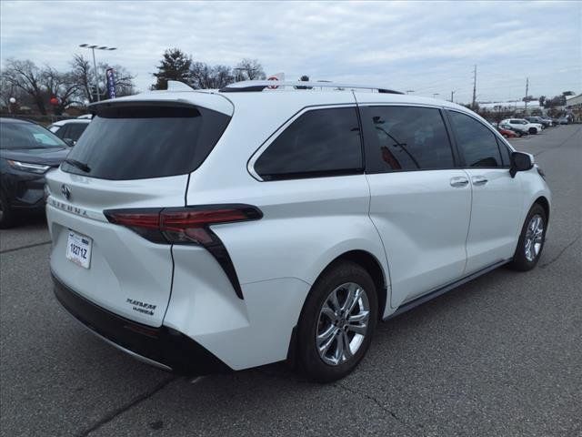 2022 Toyota Sienna Platinum