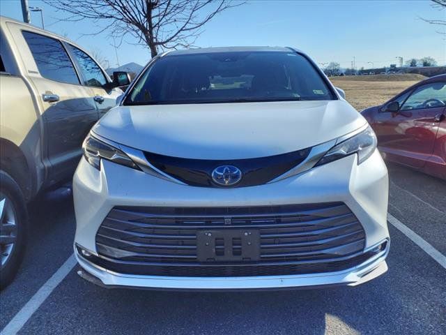 2022 Toyota Sienna Platinum