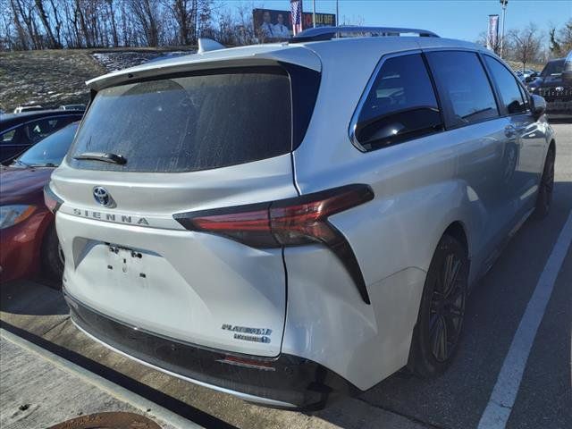 2022 Toyota Sienna Platinum