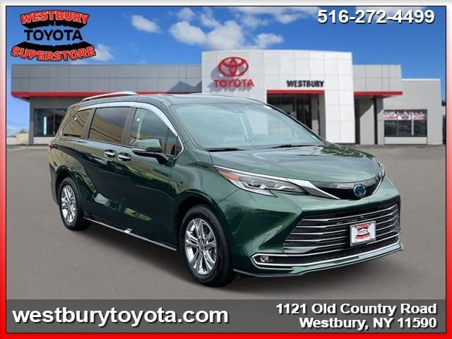 2022 Toyota Sienna Platinum