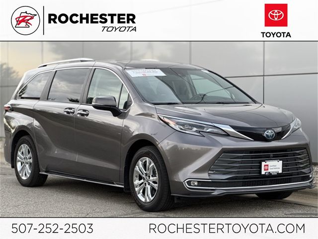 2022 Toyota Sienna Platinum