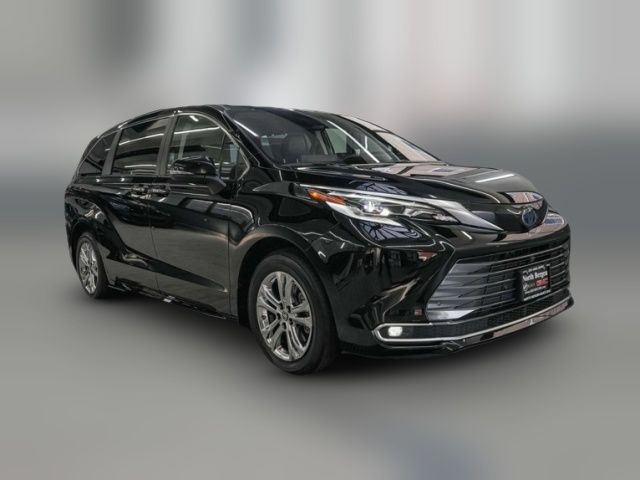 2022 Toyota Sienna Platinum