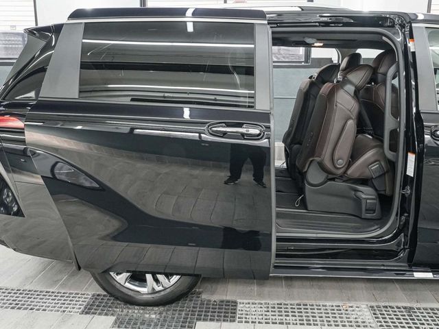 2022 Toyota Sienna Platinum