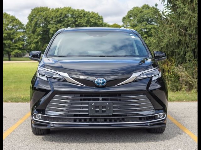 2022 Toyota Sienna Platinum