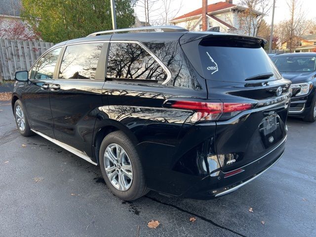 2022 Toyota Sienna Platinum