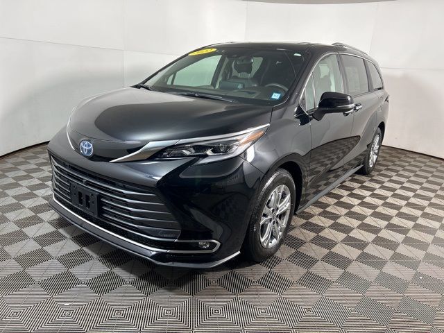 2022 Toyota Sienna Platinum