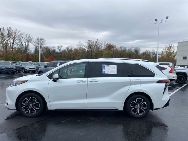 2022 Toyota Sienna Platinum