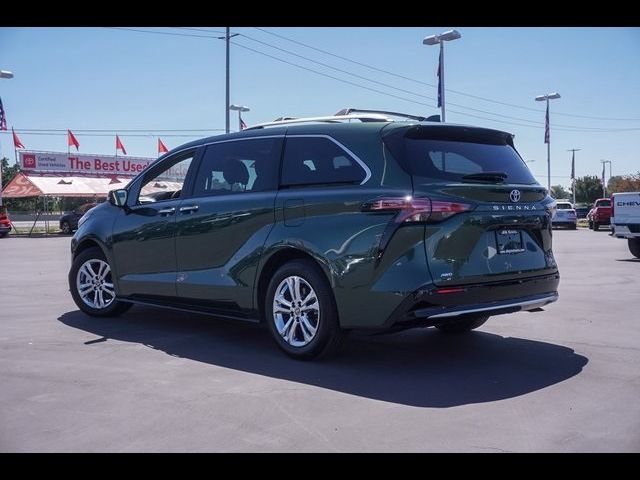 2022 Toyota Sienna Platinum