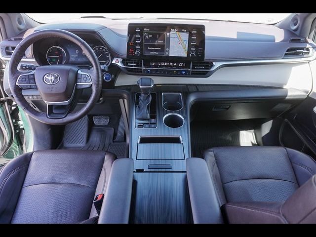 2022 Toyota Sienna Platinum