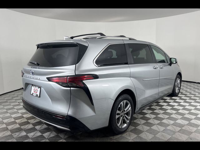 2022 Toyota Sienna Platinum