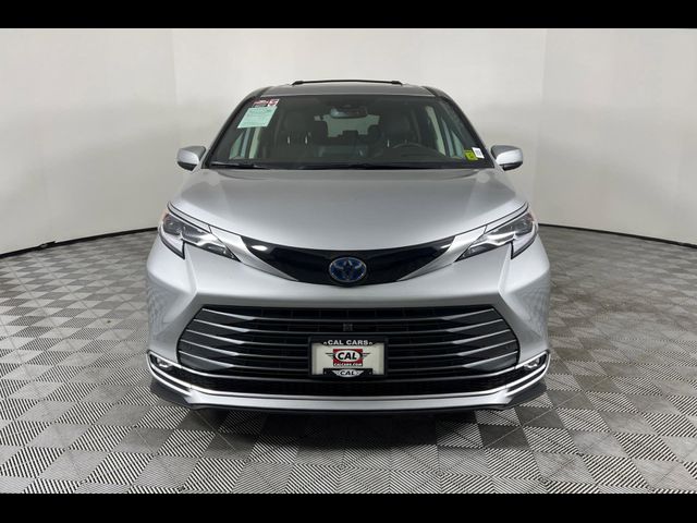 2022 Toyota Sienna Platinum