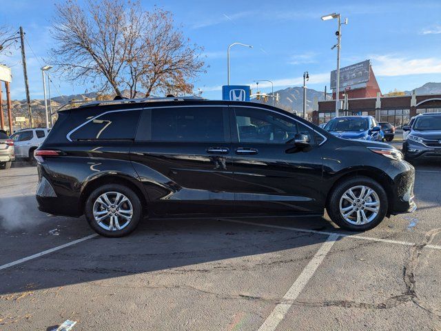 2022 Toyota Sienna Platinum