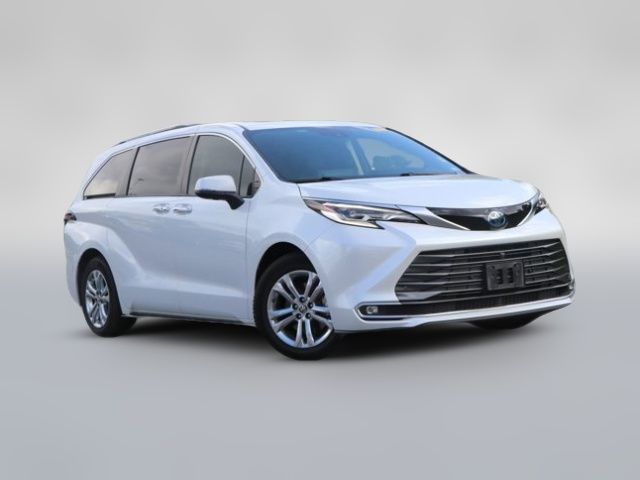 2022 Toyota Sienna Platinum