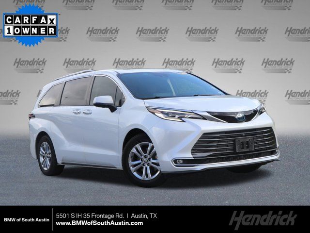 2022 Toyota Sienna Platinum