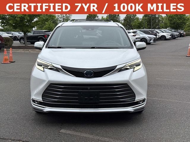 2022 Toyota Sienna Platinum