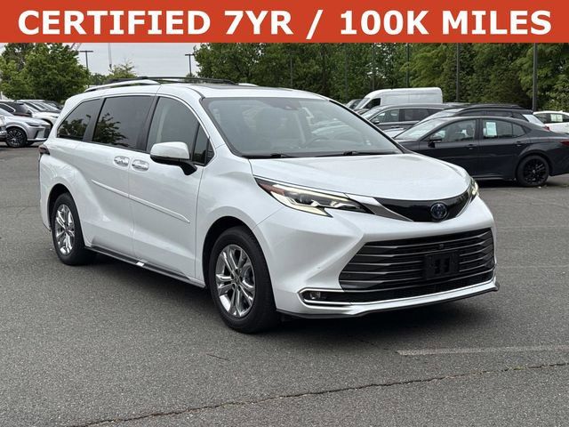 2022 Toyota Sienna Platinum