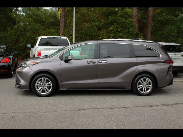 2022 Toyota Sienna Platinum