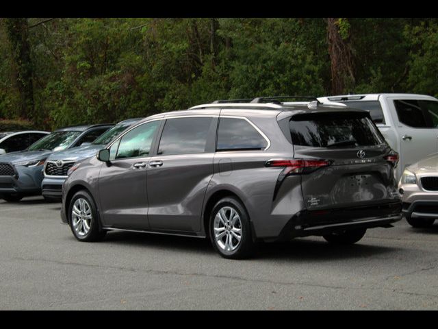 2022 Toyota Sienna Platinum