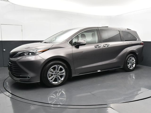 2022 Toyota Sienna Platinum