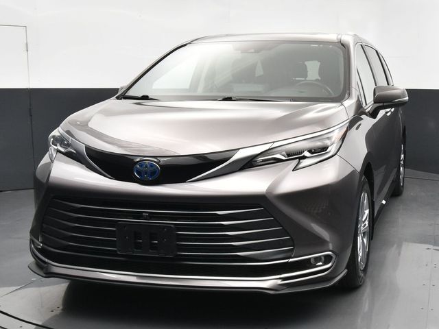 2022 Toyota Sienna Platinum