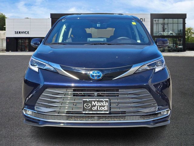 2022 Toyota Sienna Platinum