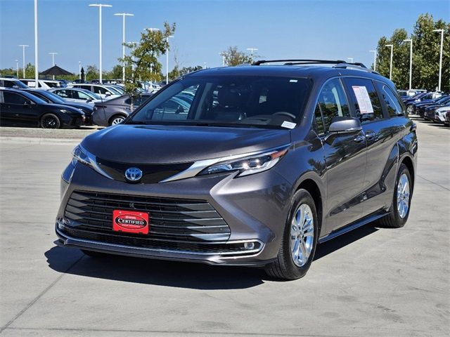 2022 Toyota Sienna Platinum