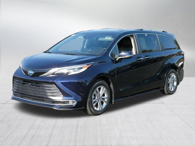 2022 Toyota Sienna Platinum