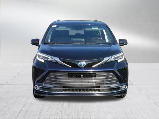 2022 Toyota Sienna Platinum