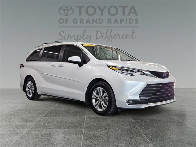 2022 Toyota Sienna Platinum