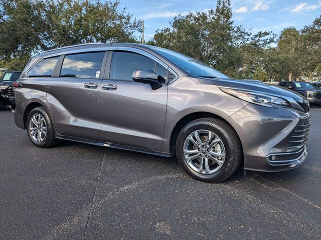 2022 Toyota Sienna Platinum