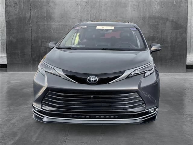 2022 Toyota Sienna Platinum