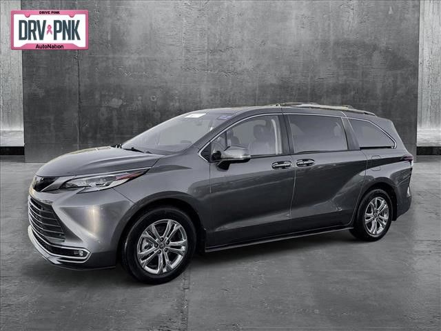 2022 Toyota Sienna Platinum