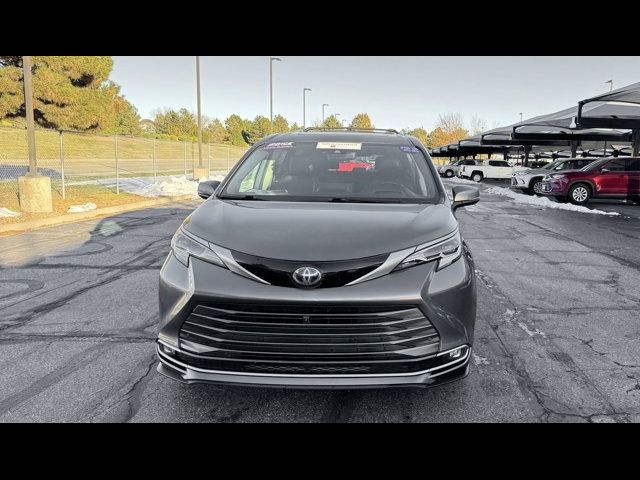 2022 Toyota Sienna Platinum