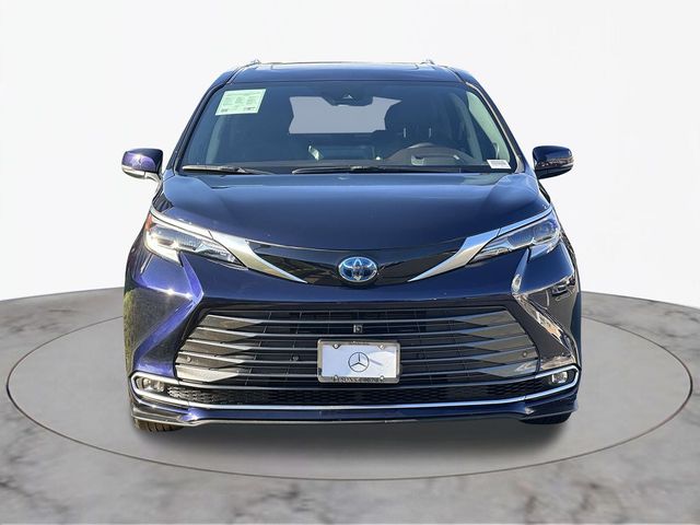 2022 Toyota Sienna Platinum