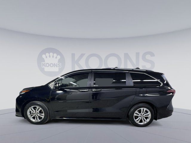 2022 Toyota Sienna Platinum