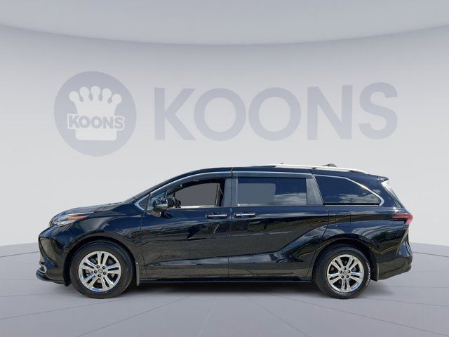 2022 Toyota Sienna Platinum