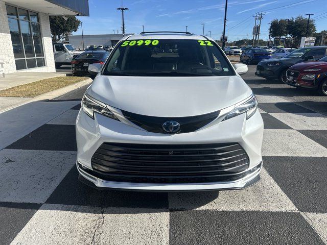 2022 Toyota Sienna Platinum