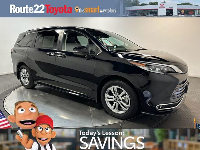 2022 Toyota Sienna Platinum