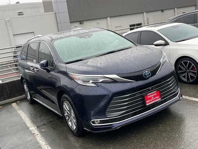 2022 Toyota Sienna Platinum