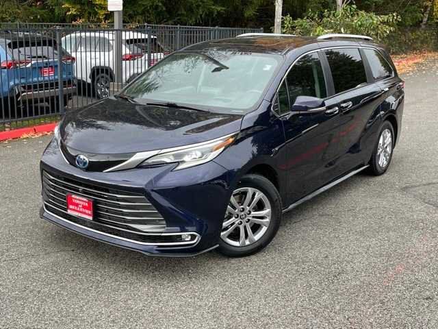 2022 Toyota Sienna Platinum