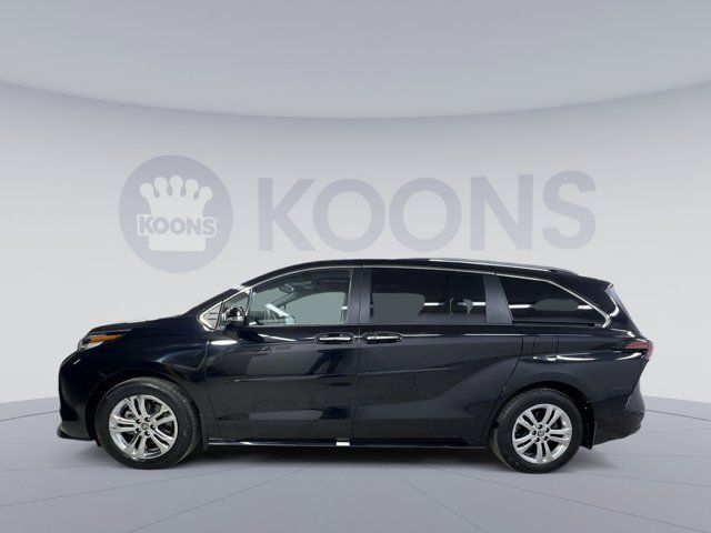 2022 Toyota Sienna Platinum
