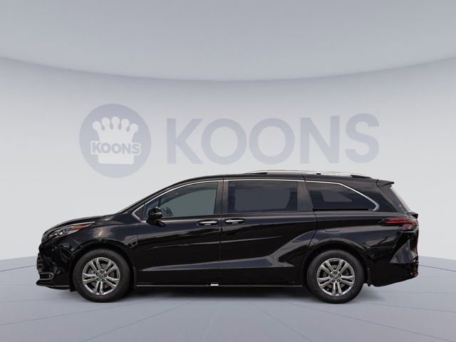 2022 Toyota Sienna Platinum