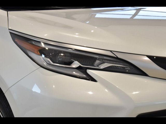 2022 Toyota Sienna Platinum