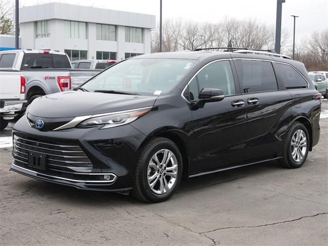 2022 Toyota Sienna Platinum