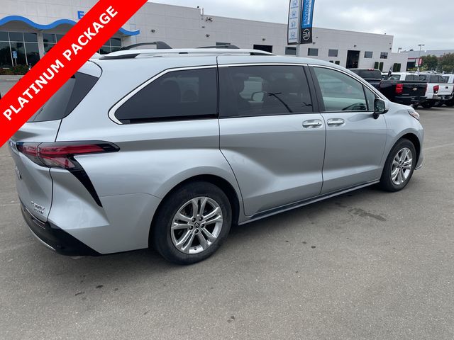 2022 Toyota Sienna Platinum